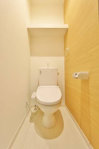 トイレ　嬉しい温水洗浄便座です