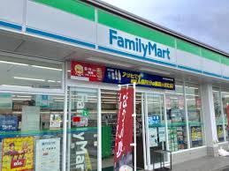 コンビニ　ファミリーマート 小松島大林町店（コンビニ）まで695m