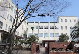 中学校　大阪市立南港北中学校（中学校）まで425m