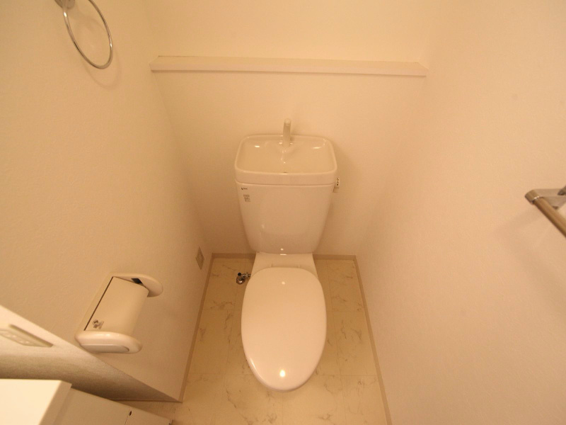 トイレ　洋式トイレ（お風呂トイレ別）