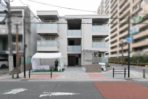 建物外観　積水ハウス施工・重量鉄骨造３階建て