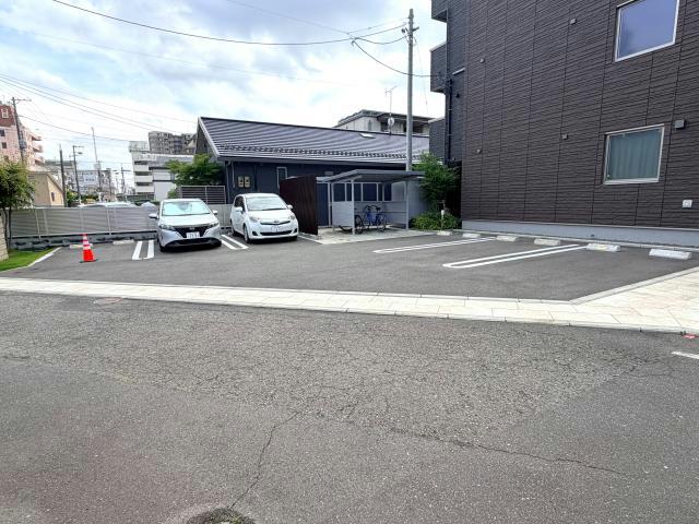 駐車場　駐車場