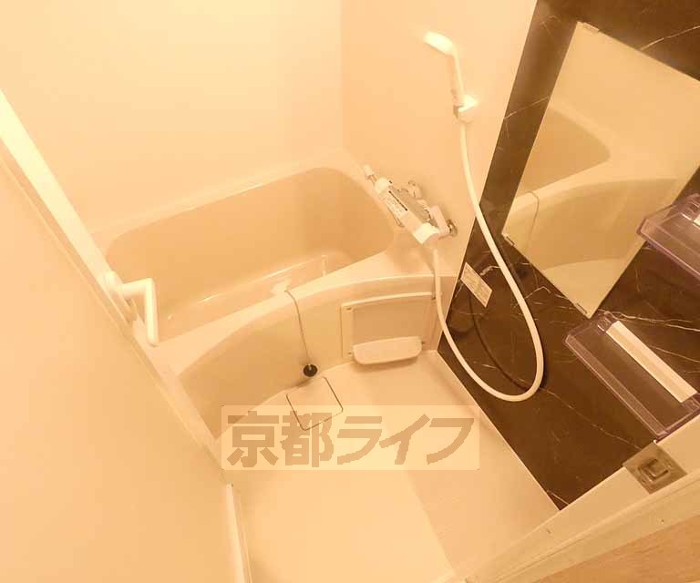 バス・シャワールーム　きれいなお風呂です。