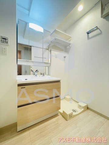 洗面設備　同マンション別部屋　参考写真
