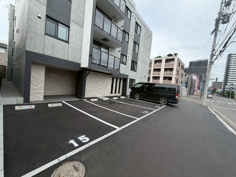 駐車場　駐車場