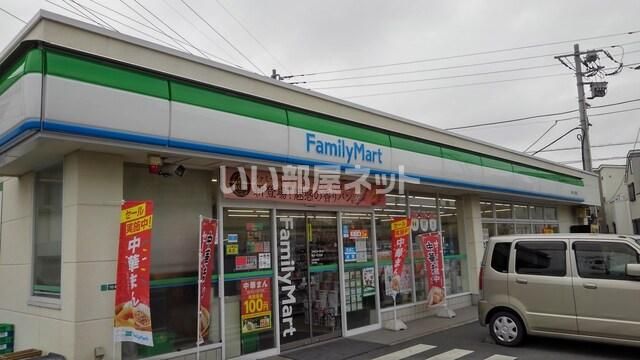 コンビニ　ファミリーマート 寒川一之宮店（コンビニ）まで724m