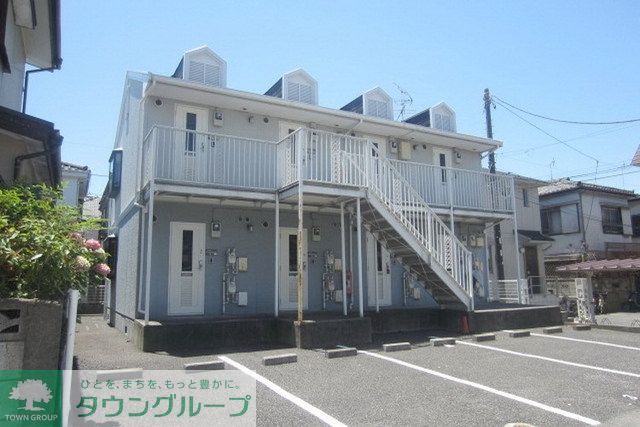 建物外観　周辺は静かな住宅地です。