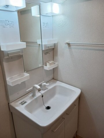 洗面設備　コンパクトで使いやすい洗面所