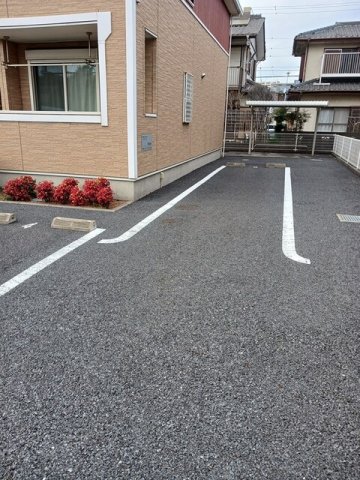 駐車場　駐車場に車を止められます