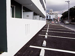 駐車場　現状優先