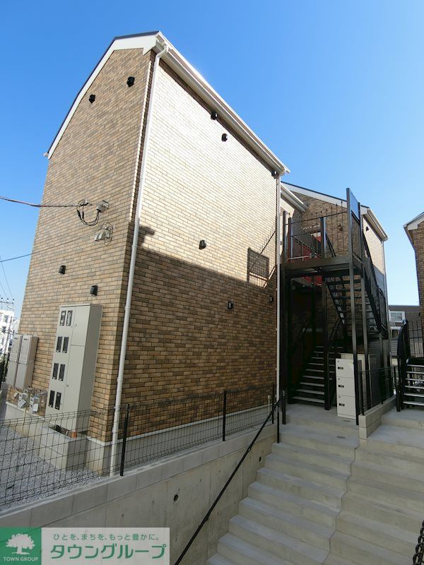 建物外観　レンガ調のおしゃれな外観