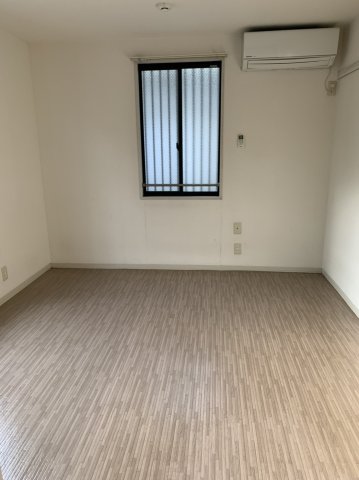 居室・リビング　※写真は別部屋です