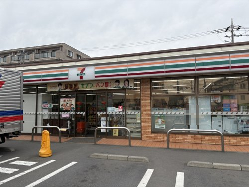 コンビニ　セブンイレブン 川崎下小田中店（コンビニ）まで242m