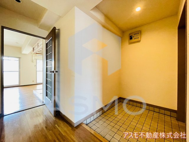 玄関　※建物内別間取参考写真