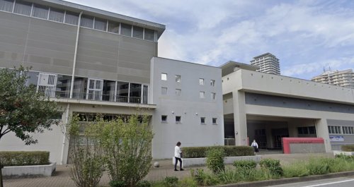 中学校　福岡市立姪浜中学校（中学校）まで1953m