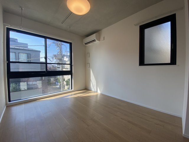 居室・リビング　※別部屋の参考写真です。