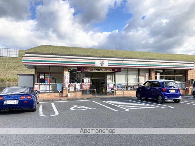 コンビニ　セブン－イレブン日野町工業団地前店（コンビニ）まで3233m