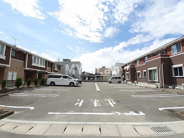 駐車場　現状優先