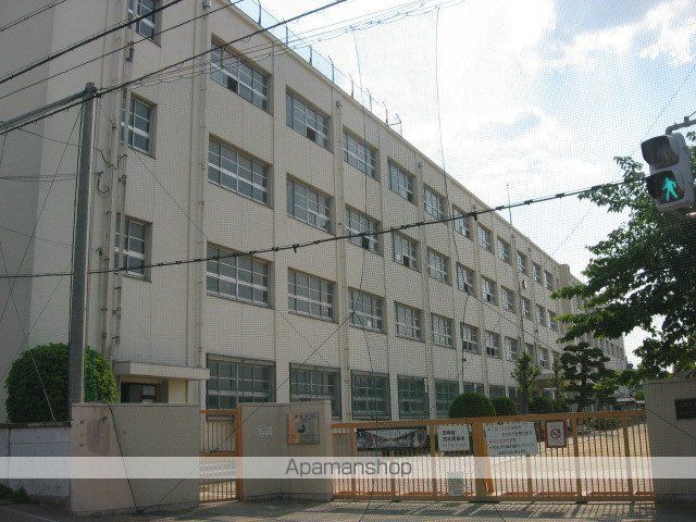 小学校　高槻市立南大冠小学校（小学校）まで659m