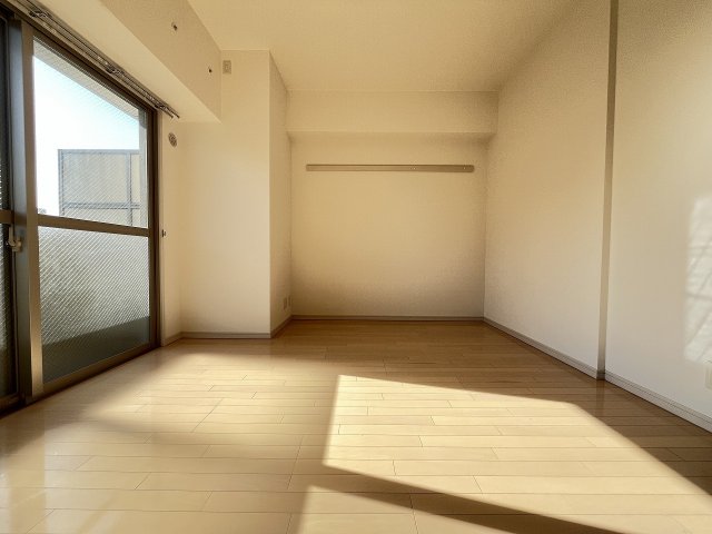 その他部屋・スペース　広くて明るい寝室