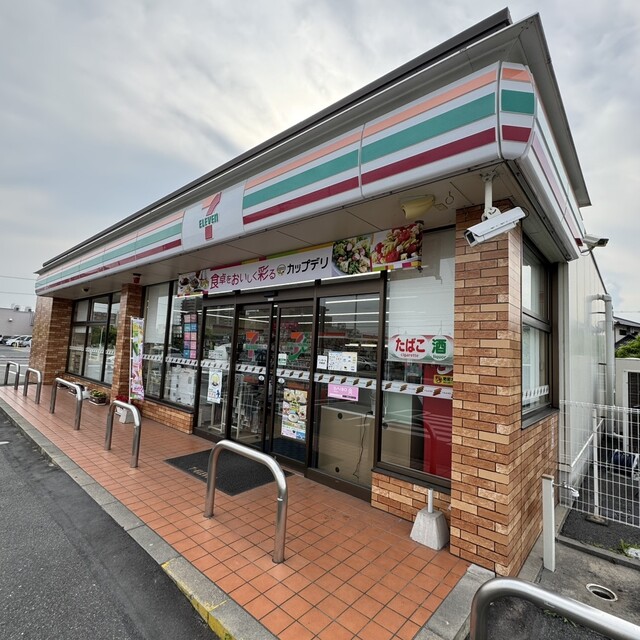 コンビニ　セブンイレブン新倉敷駅前3丁目店（コンビニ）まで180m