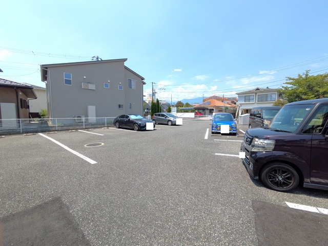 駐車場　敷地内駐車場