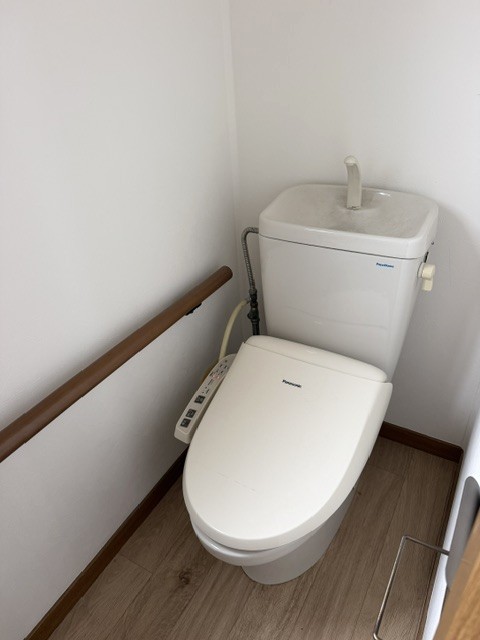 円蔵注文住宅戸建て貸家のトイレ写真