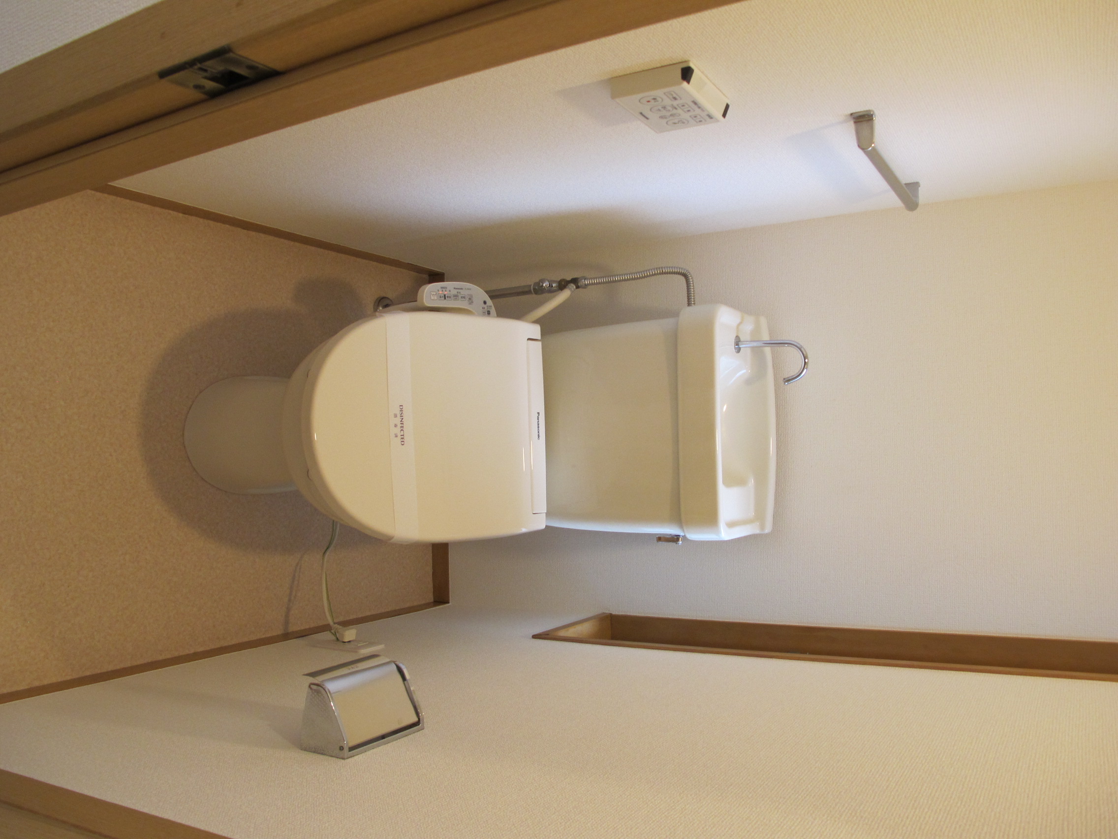 鈴木戸建のトイレ写真
