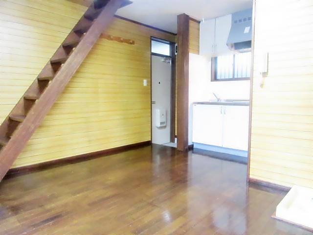 その他　２面採光の明るいお部屋。