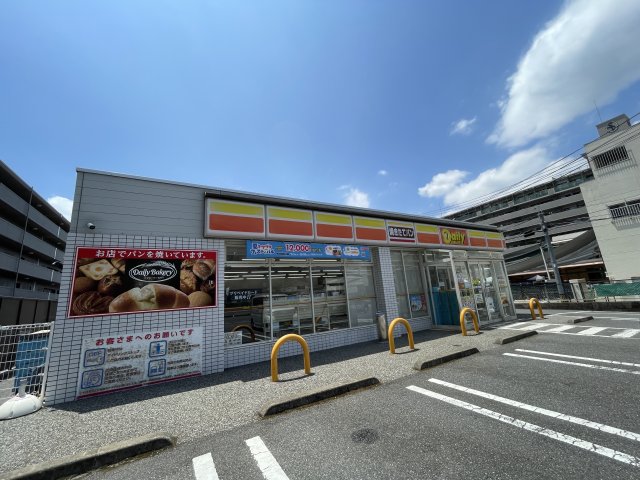 コンビニ　デイリーヤマザキ　広島戸坂中町店（コンビニ）まで329m