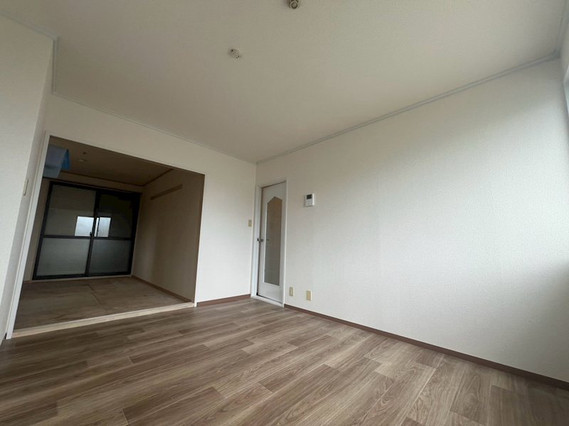 本町北パークハイムIIの居間写真