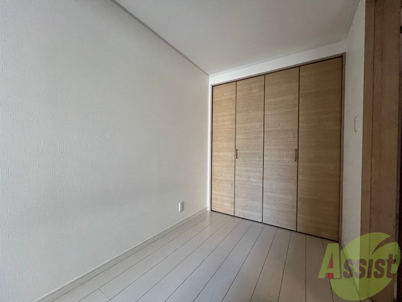 その他部屋・スペース　シンプルな洋室は使い勝手が良さそうですね。