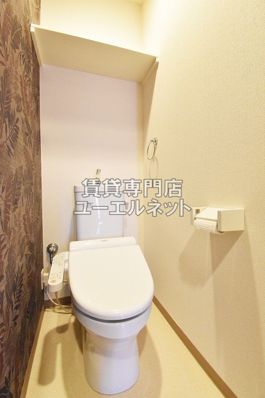 トイレ　温水洗浄便座付き