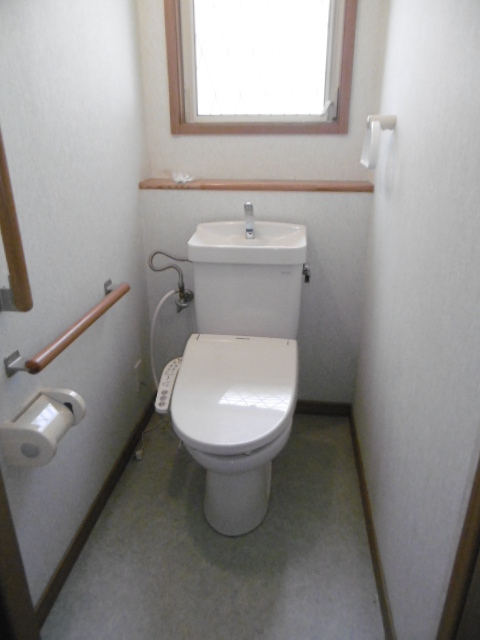 井吹台東町6丁目戸建てのトイレ写真