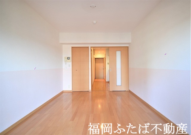 グランフォーレ桜坂ステーションプラザの居間写真