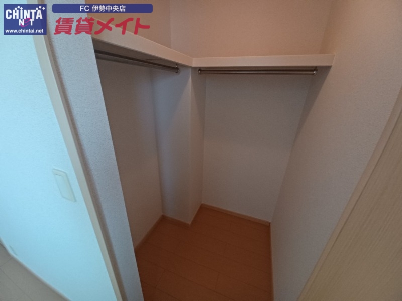収納　同型参考写真