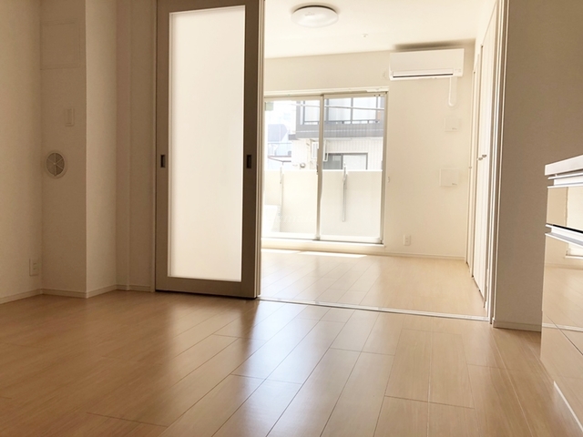 居室・リビング　全室フローリングです☆