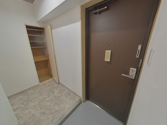 玄関　※別部屋の写真です