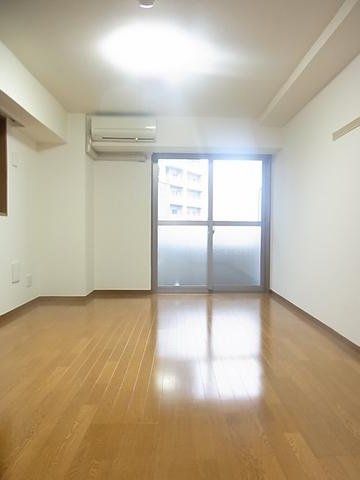 居室・リビング　ゆったりとした約１０帖のお部屋