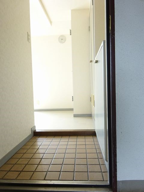 ＪＲ中央線 国分寺駅 徒歩16分 5階建 築36年の玄関写真
