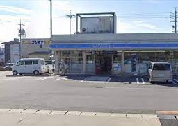 コンビニ　ローソン 緑区鳴海町店（コンビニ）まで493m