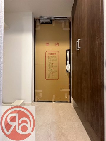 フォーリアライズ弁天町ノビアの玄関写真