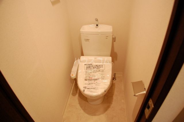 レジュールアッシュ大阪城WESTのトイレ写真
