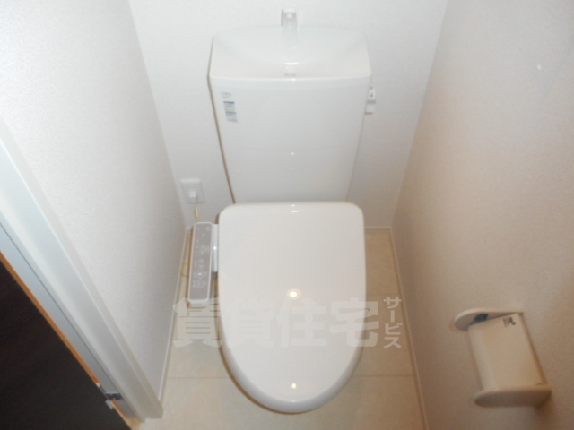 地下鉄東西線 東野駅 徒歩9分 3階建 築11年のトイレ写真