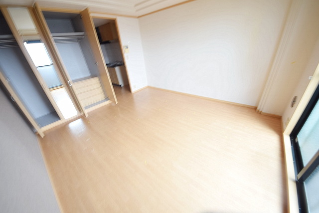 居室・リビング　～広々お部屋で気持ちいい～