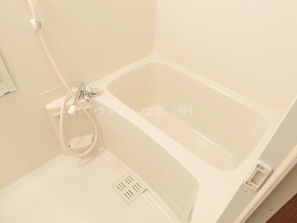 バス・シャワールーム　浴室乾燥機付きバス！