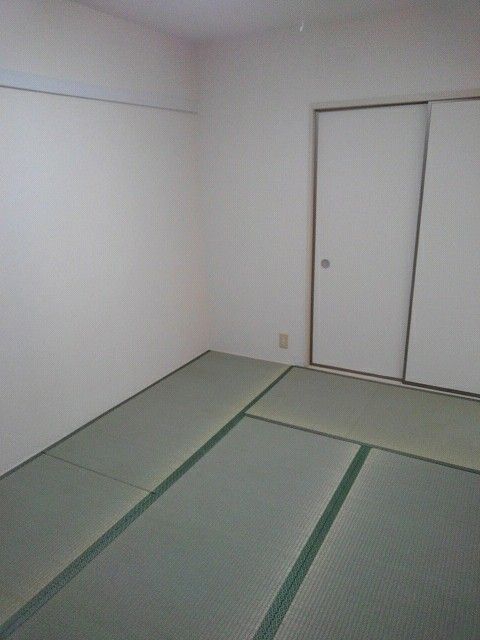 ＪＲ東海道本線 南彦根駅 徒歩25分 2階建 築33年の内装写真