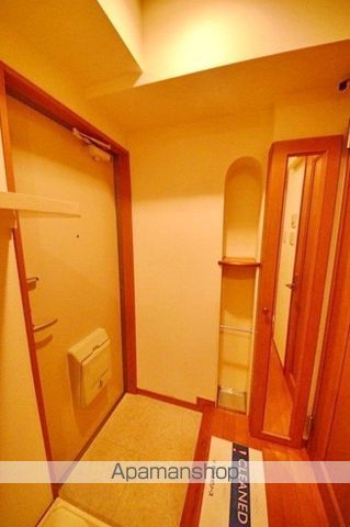 メゾンフラワー笹塚の玄関写真