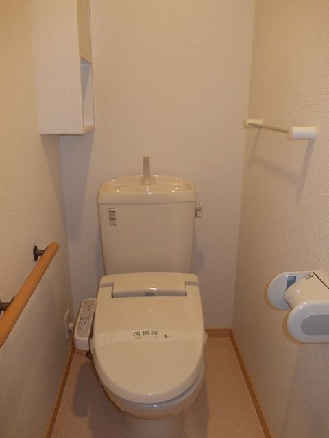 トイレ　落ち着いたトイレです