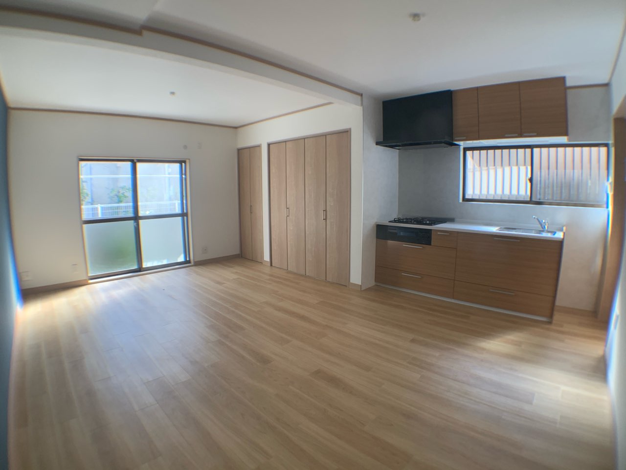 居室・リビング　角部屋住戸で過ごしやすく、おすすめです。